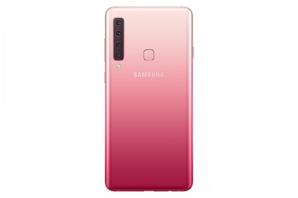 Представлен Samsung Galaxy A9: первый в мире смартфон с 4 основными камерами
